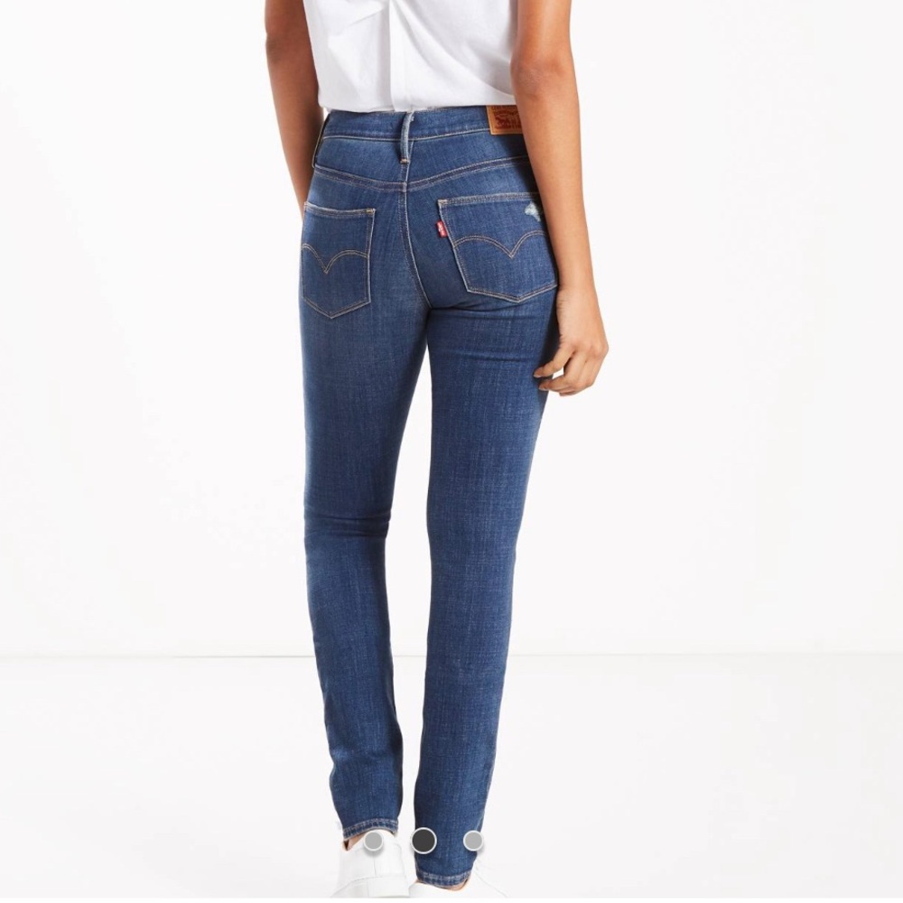Levi’s Slimming Skinny 28 x 28